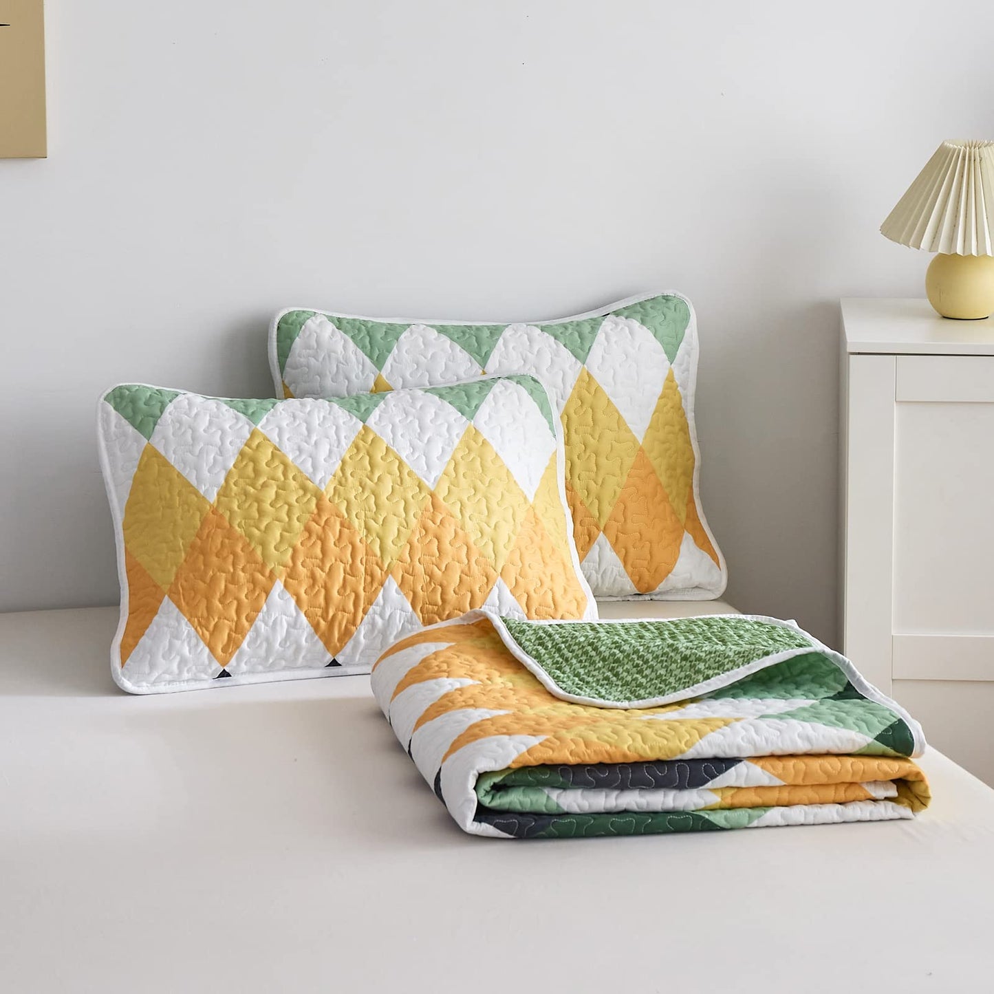 Yellow Green Rhomb Plaid Quilt Set 3pc Queen Size Reversible Coverlet