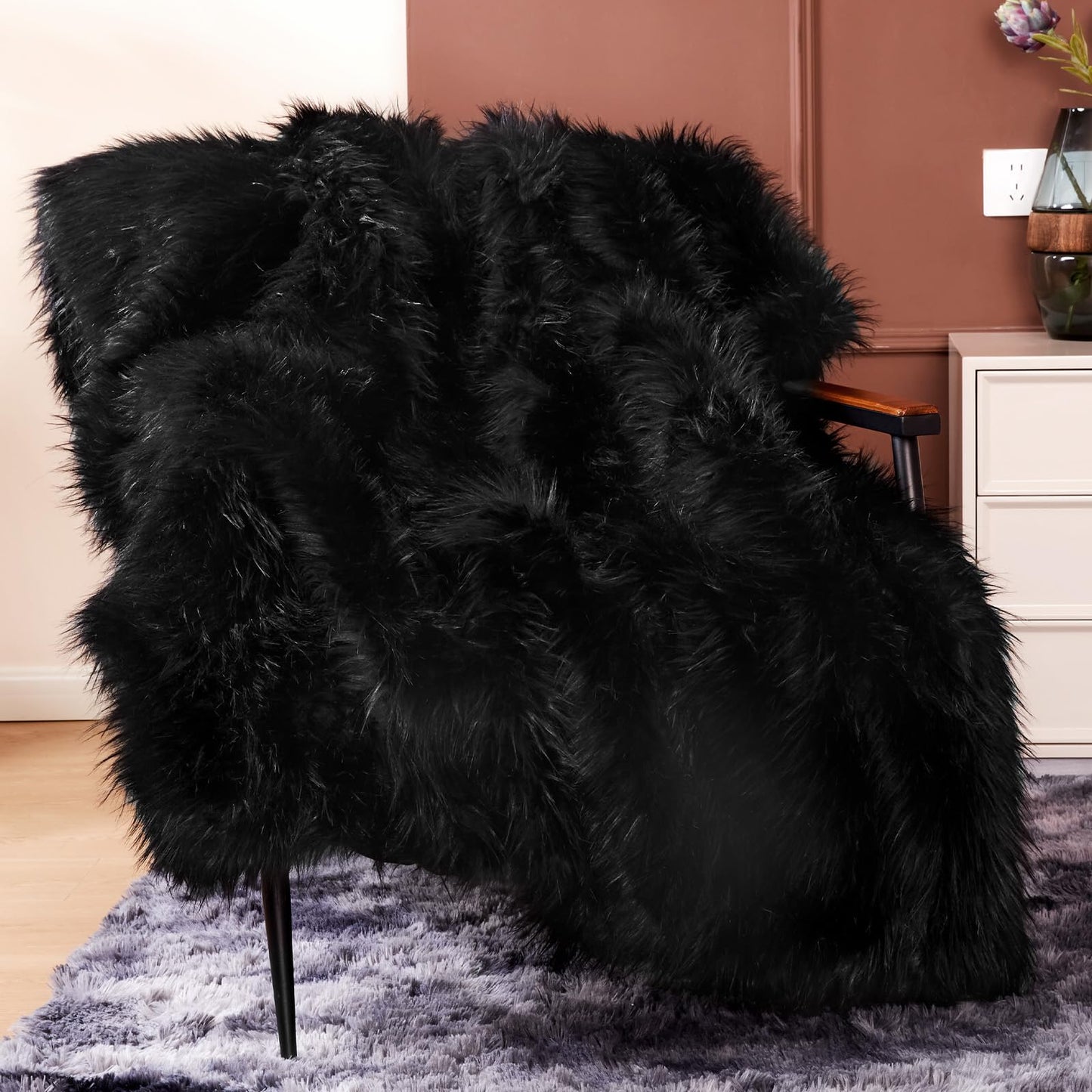 Luxury 1000GSM Faux Fur Throw Blanket, Elegant Soft Reversible Mink