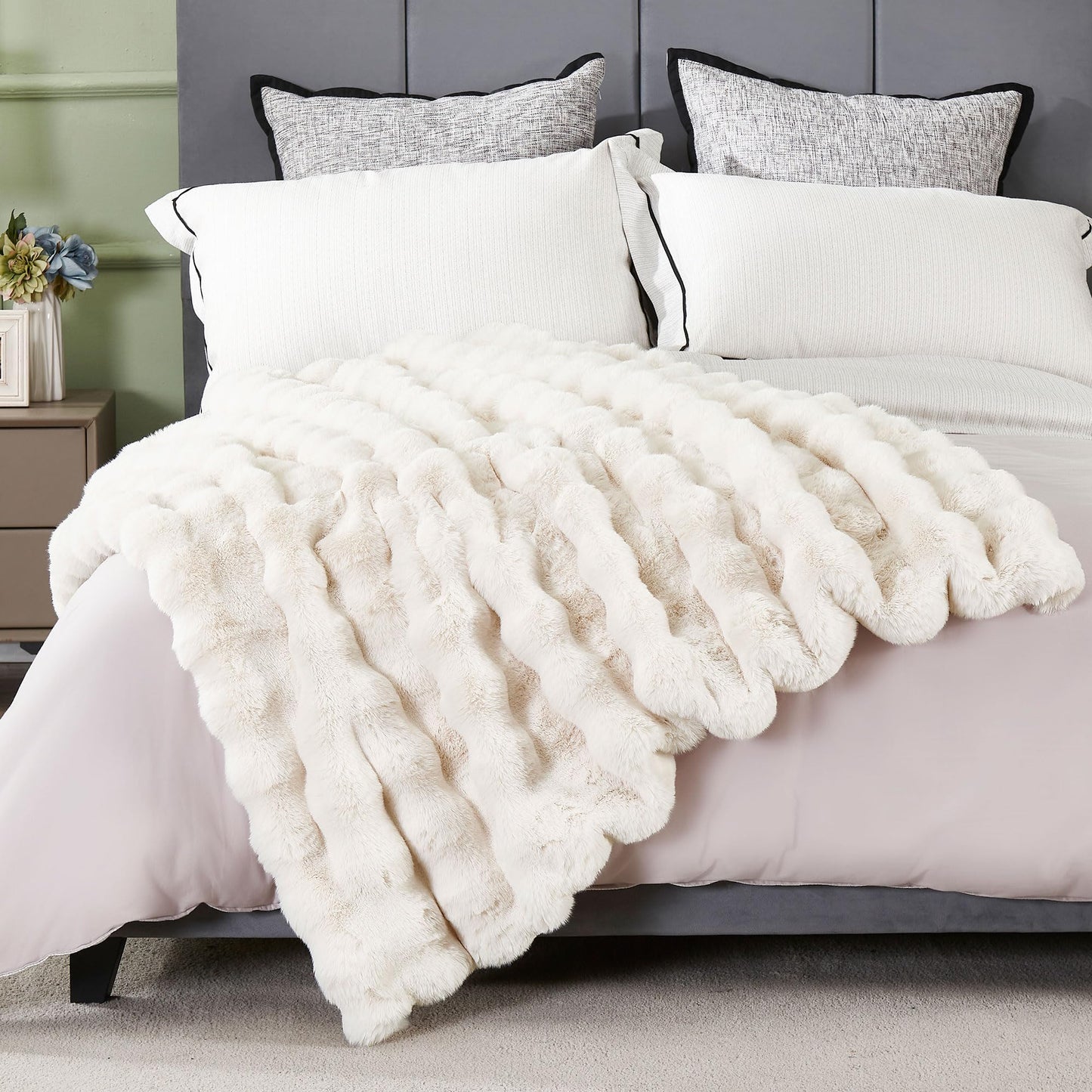 Soft Thick Fuzzy Faux Rabbit Fur Throw Blanket for Couch Sofa