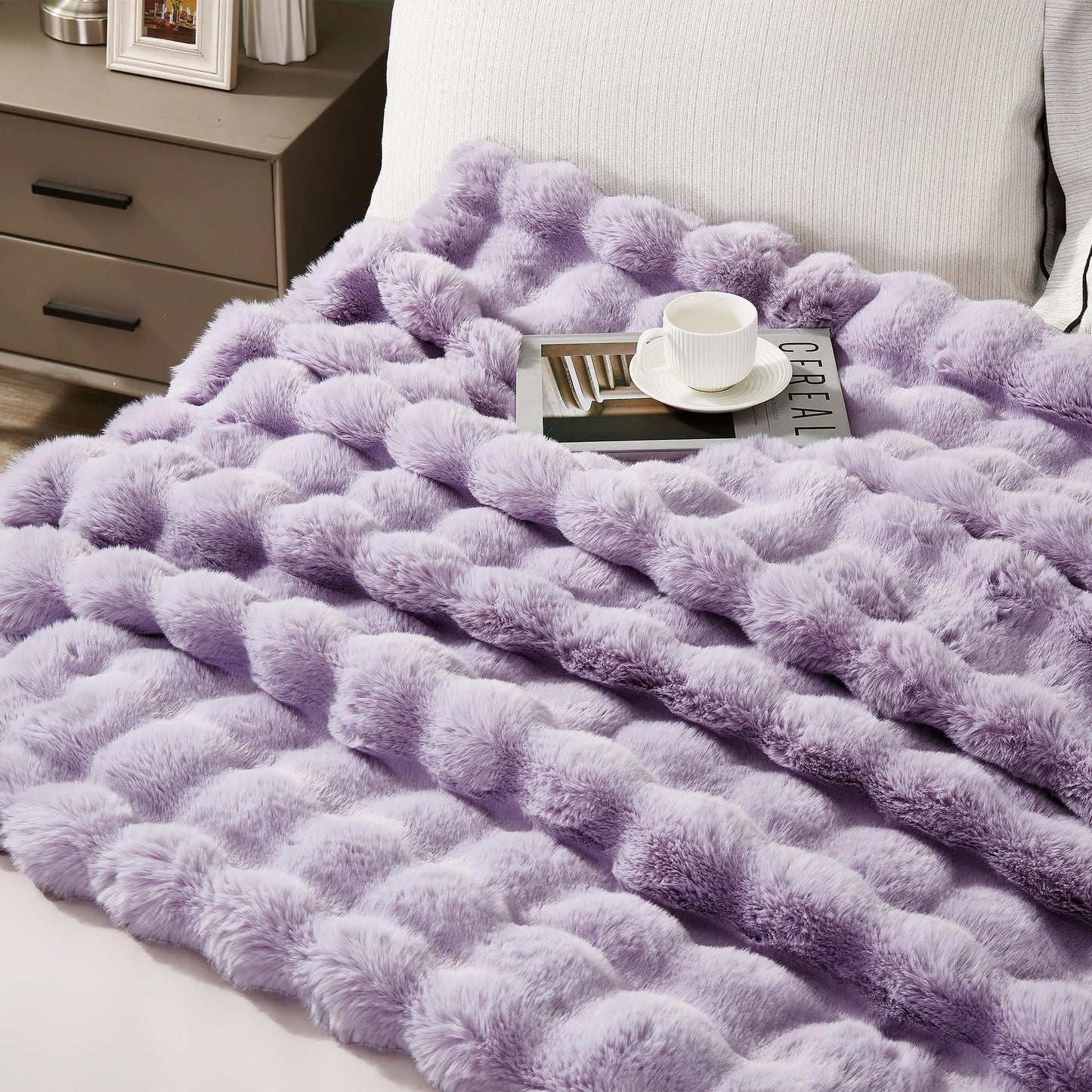 Soft Thick Fuzzy Faux Rabbit Fur Throw Blanket for Couch Sofa