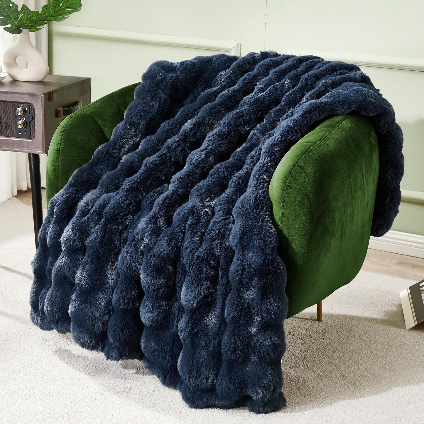 Soft Thick Fuzzy Faux Rabbit Fur Throw Blanket for Couch Sofa