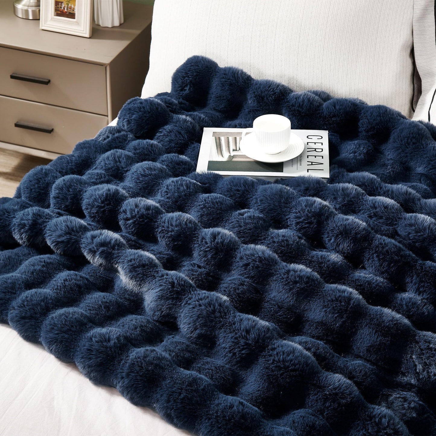 Soft Thick Fuzzy Faux Rabbit Fur Throw Blanket for Couch Sofa