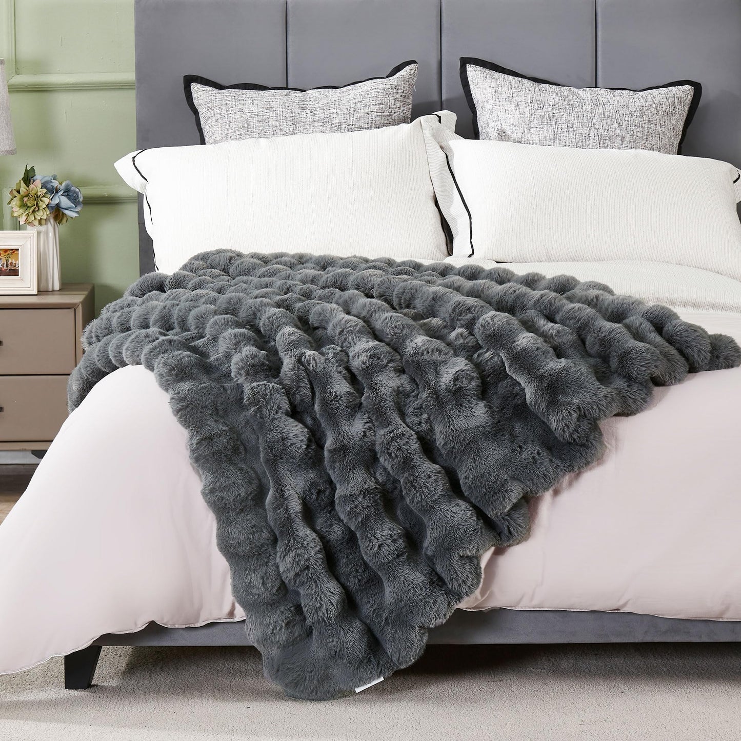 Soft Thick Fuzzy Faux Rabbit Fur Throw Blanket for Couch Sofa