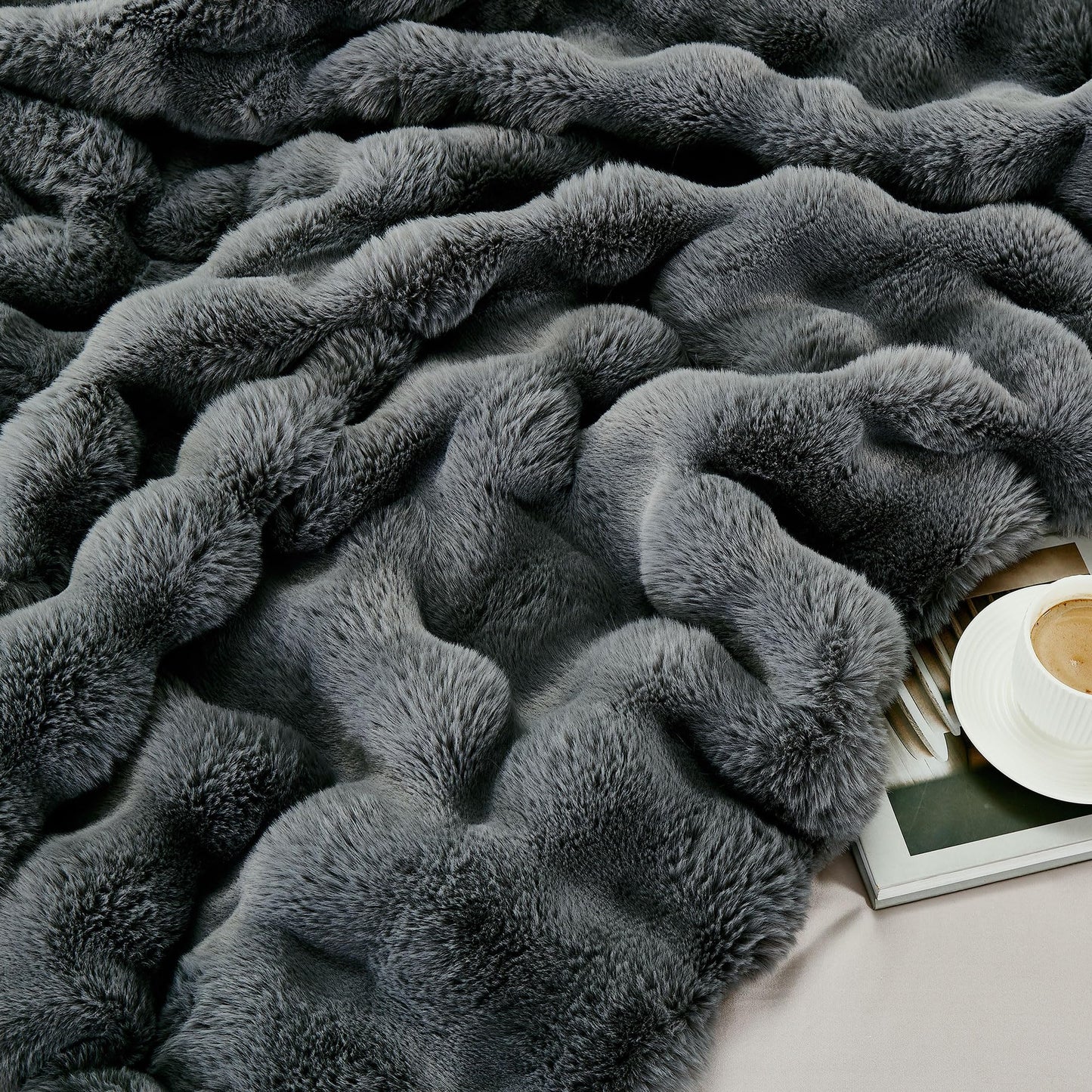 Soft Thick Fuzzy Faux Rabbit Fur Throw Blanket for Couch Sofa